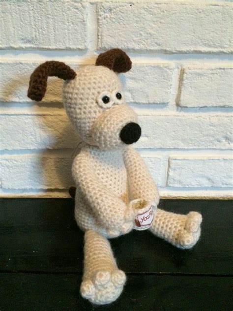 Crochet Gromit With Teacup Patrón De Ganchillo Patrones Ganchillo