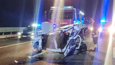 Incidente In A1 Muore 24enne Foggiano Laureando Lavorava A Parma