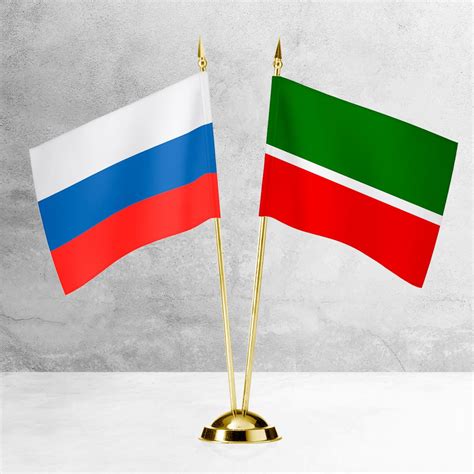Настольные флаги России и Татарстана на пластиковой подставке под ...