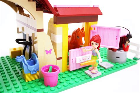 Heartlake Stables - LEGO set #3189-1 (Building Sets > Friends)