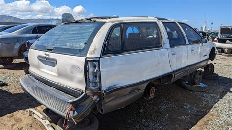 Junkyard Gem Oldsmobile Custom Cruiser Station Wagon Forums