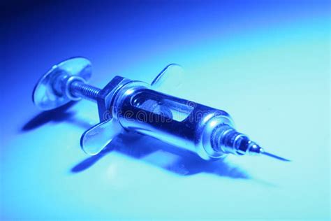 Blue Hypodermic Needle Stock Image Image Of Hypo Vetenerian 771313