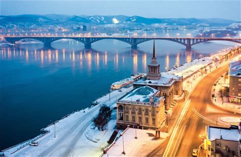 Wallpaper Aerial View Of City Buildings Near Body Of Water During Daytime Background Download