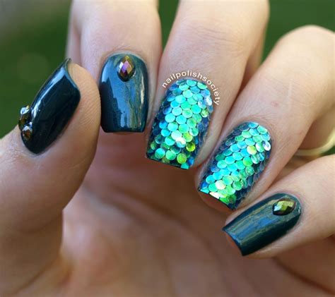 Nail Polish Society 31dc2014 Day 17 Mermaid Scales Glitter Placement Nail Art Designs Mermaid