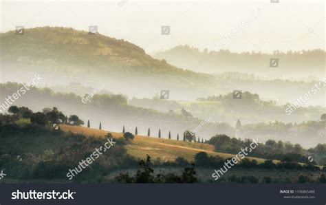 1 Paesaggi Naturali Images, Stock Photos & Vectors | Shutterstock