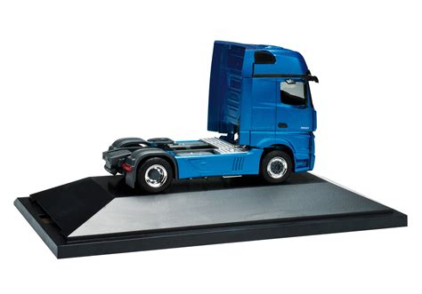 Herpa Mercedes Benz Actros Gigaspace Solo Zugmaschine First Edition