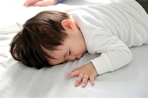 イヤイヤ期はいつからいつまで？効果的な対処法と終わりの兆候・特徴を現役ママが解説 │ ライフハンティング