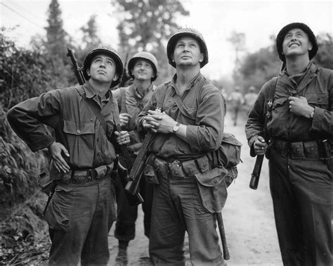 Photo Four Us Army Soldiers Watching Allied Bombardment Saint Lo