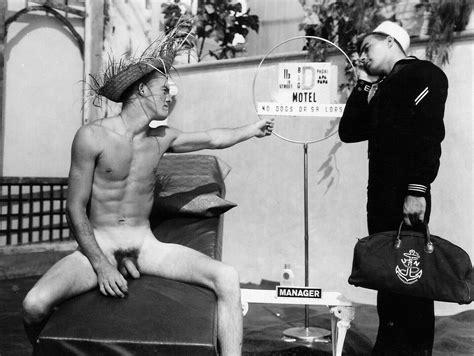 NAKED BUDS Photo BoyFriendTV