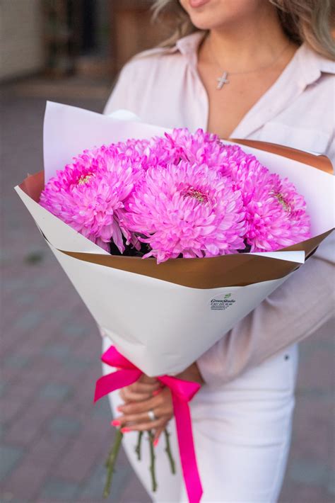 Букет из 5 розовых хризантем — Доставка цветов в Волжском – Green studio