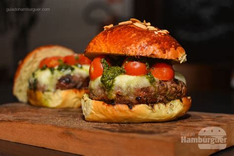 Receita de hambúrguer na churrasqueira pelo Chef Manuel Coelho do