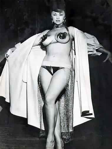 Vintage Busty Porn Pics Curvy Stacked Babes In Retro Big Boob Sex Photos Vintage Cuties