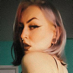 Boutinela Babes Nude Photo