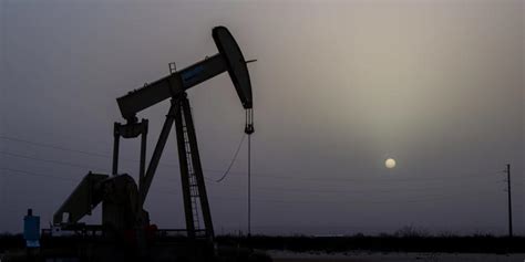 Global Oil Prices Fall For Fourth Straight Session With Demand And Middle East Risks In Focus