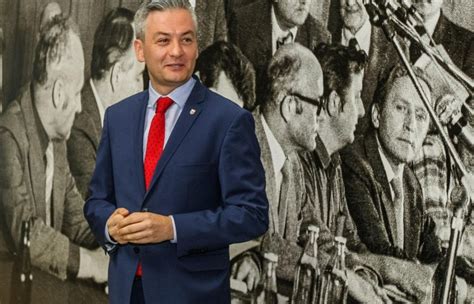 Starosta přiznal že je gay Teď chce změnit Polsko Flowee