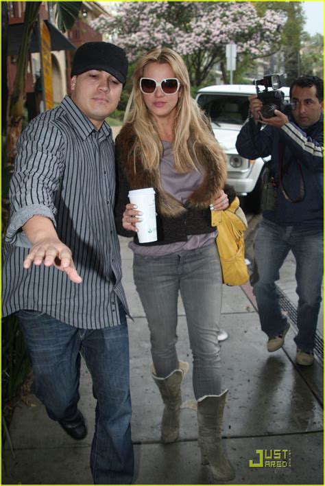 Britney Spears Back To Blonde Photo Britney Spears Photos Just Jared Celebrity