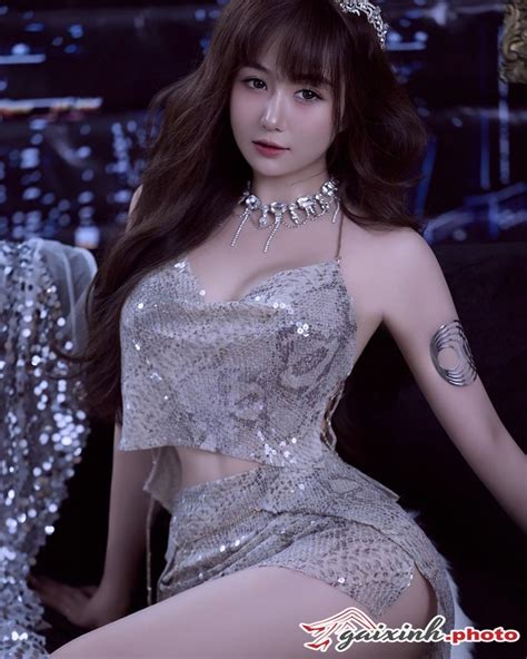 Full Ảnh Gái Xinh k Show Hàng Khoe Ngực Hot Nhất