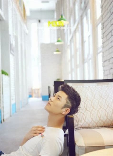 hot boy đẹp trai nhất trung quốc là nhân viên tầu điện ngầm