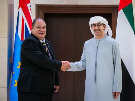 Ministro de Asuntos Exteriores emiratí recibe a su homólogo en Tuvalu