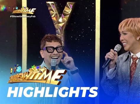 It S Showtime It S Showtime Hosts Tuwang Tuwa Dahil Sa Mayon Volcano Sexy Babe GMA