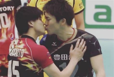 2 hot boy bóng chuyền hôn nhau bất chấp thiên hạ Thế giới đàn ông đẹp trai online