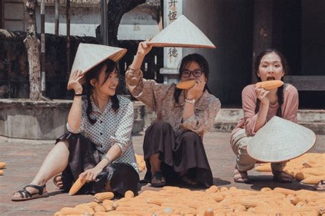 Hot girl Bánh đúc có xương tự tin quẩy hết mình cùng bạn bè trong bộ ảnh kỷ yếu phong cách
