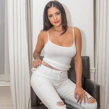 Annabelle Rose Babe Page Watch This Adult Model On FreeOnes