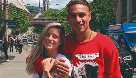Instagram Thaísa Leal seduce en diminuto bikini y fans atacan a Paolo Guerrero Alondra García