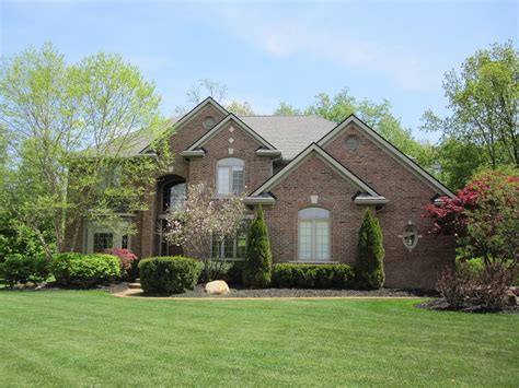 Luxury Homes for Sale in Brighton, MI - the Oaks at Bea