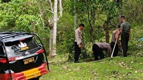 Tim Jibom Gegana Brimob Polda Aceh Musnahkan Bom Aktif Peninggalan