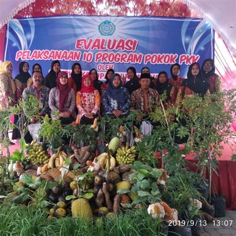 Luar Biasa Desa Landoh Juara I Evaluasi 10 Program Pokok PKK