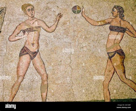 Mosaicos De Bikini Romano En La Villa Romana Del Casale Sicilia