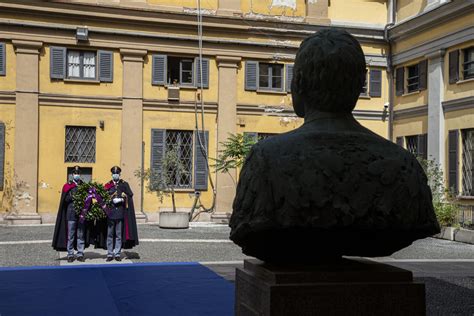 Luigi Calabresi Moglie Figli Biografia Morte Omicidio Pinelli