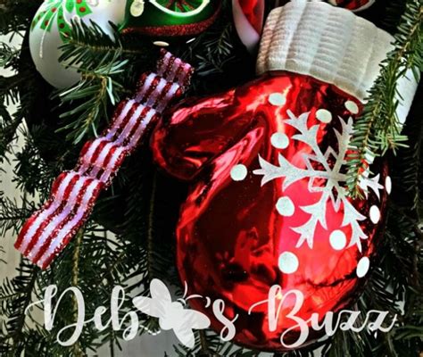 Diy Lighted Candy Cane Christmas Urns Add Whimsy Debbees Buzz