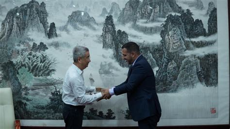 Delegación de La Guaira en Shenzhen sostiene encuentro con embajador de