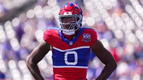 New York Giants Throwback Uniforms Make Players Look Naked