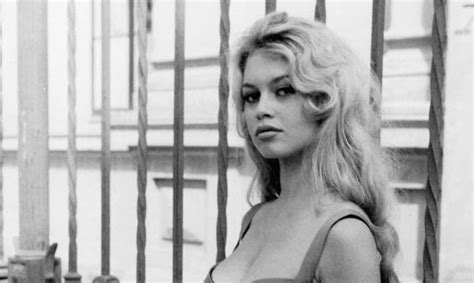 Sex Symbol Offline Post