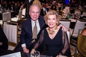 Roger Staubach is Married to Wife: Marianne Staubach. Kids. – wifebio.com