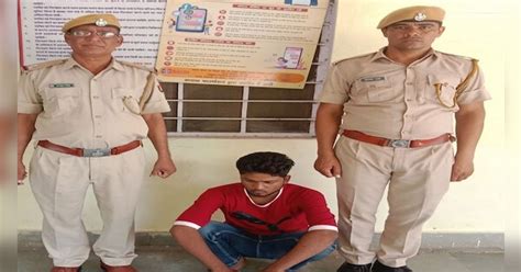 Action Against Illegal Weapons In Karauli Youth Was Roaming In Pursuit