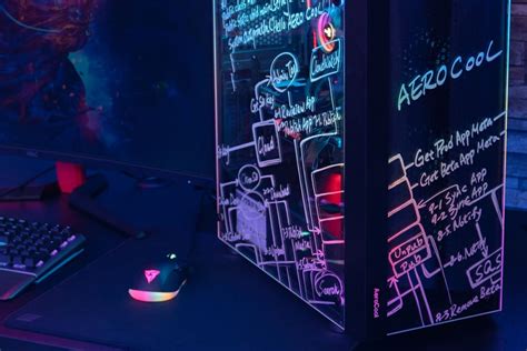 Dibuja a mano alzada en el frontal y lateral de la nueva torre Aerocool ...