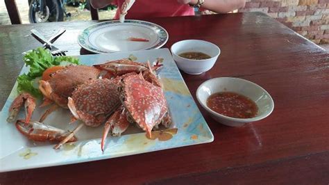 Menu at หวปลาหมอไฟ restaurant Koh Chang Tai