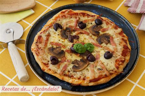 Pizza en sartén crujiente y deliciosa con masa casera te va a