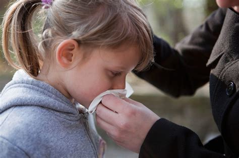 Nasenbluten bei Kindern Das sind Gründe und richtige Reaktion