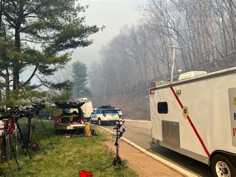 North Jersey Wildfire Grows 5 Structures Evacuated Others Threatened Officials Say