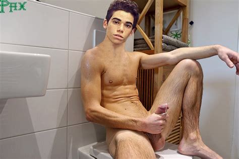 Cameron Boyce Naked Telegraph