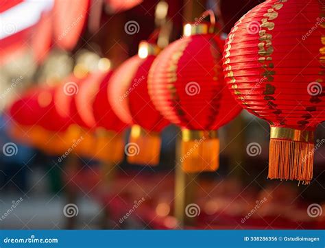 Los Farolillos Chinos Iluminan La Noche Que Simboliza La Prosperidad Y ... 