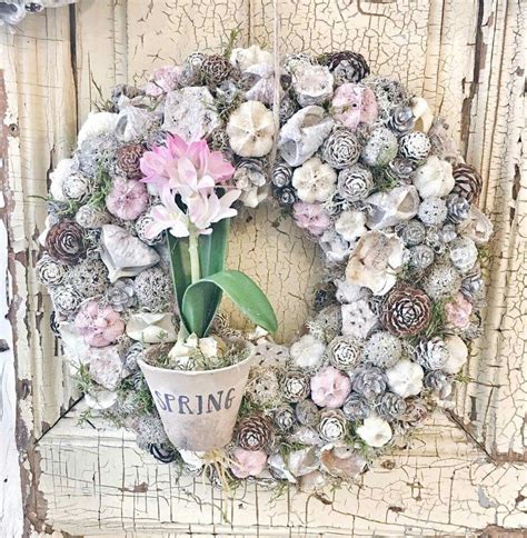 Pin By Mónika Mitterer On Spring And Easter Wreaths Spring Wreath Easter Decorations