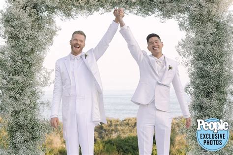 Pentatonix S Scott Hoying Marries Mark Manio In Seaside Wedding Exclusive