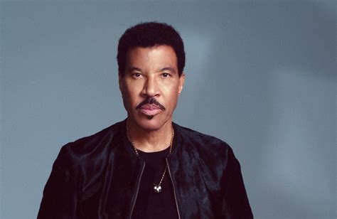 Lionel Richie Announces Say Hello To The Hits Tour