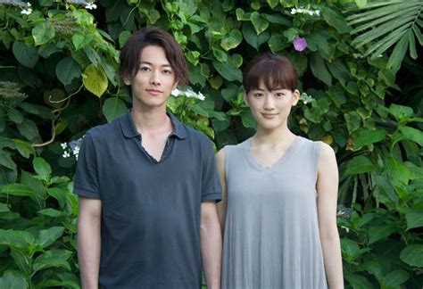 佐藤健と綾瀬はるかが結婚発表！2024年のサプライズ 『ぎぼむす』再共演の二人 「アニメ・ドラマ・お役立ち情報サイト」 カフェちっくな日常会話